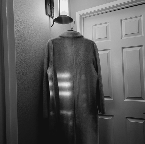 Magashoni Faux fur Coat - Picture 17 of 17